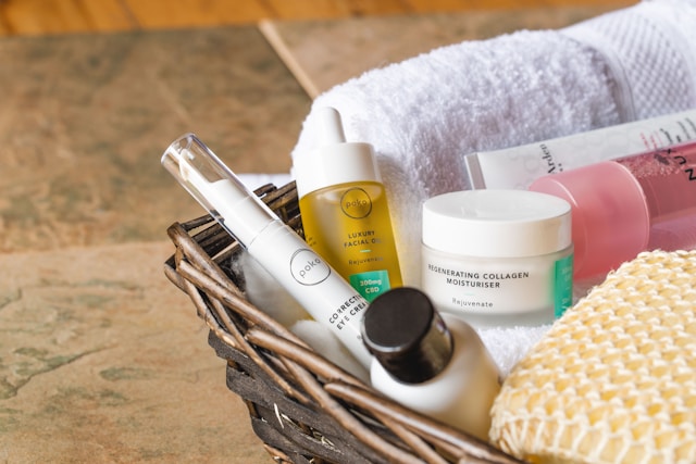 poko-skincare-WhDIsecnFbw-unsplash